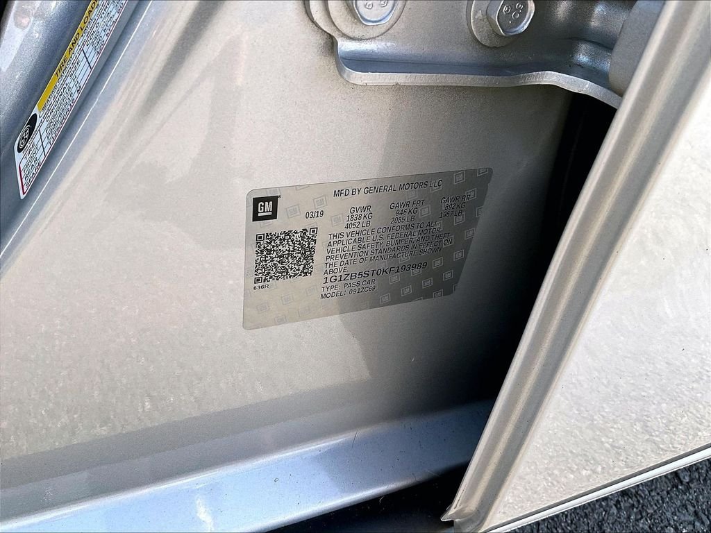 Used 2019 Silver Chevrolet LS image 31
