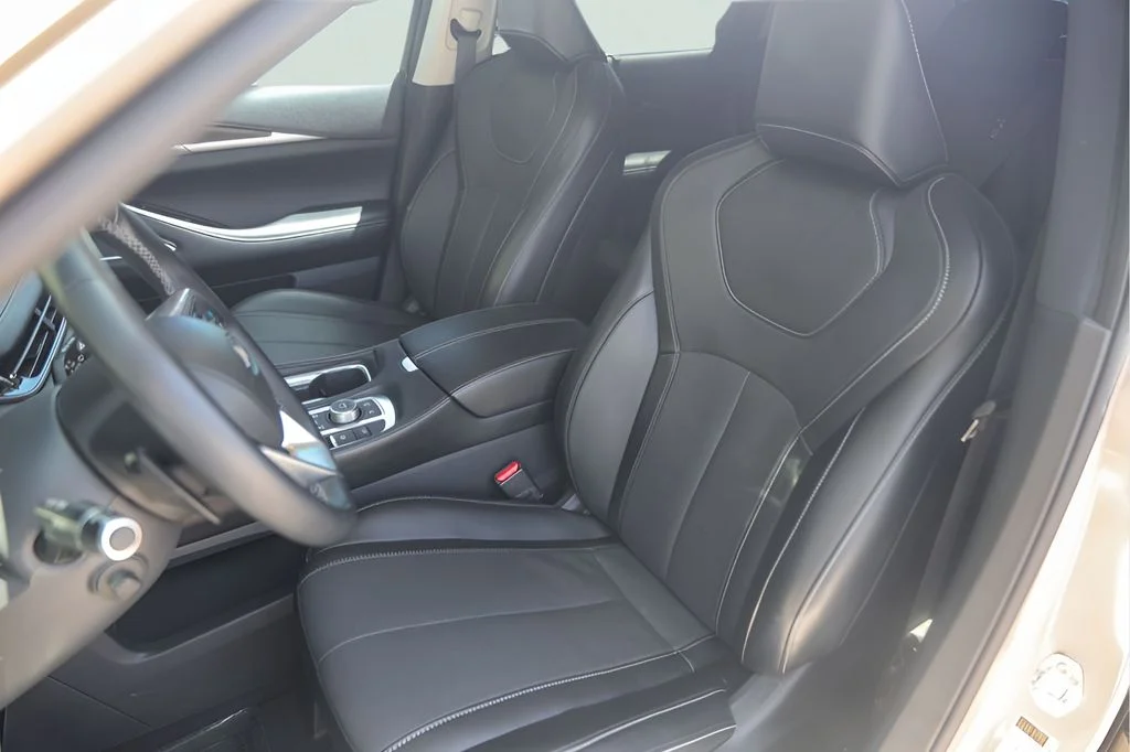 Used 2023 Silver INFINITI Sensory image 10