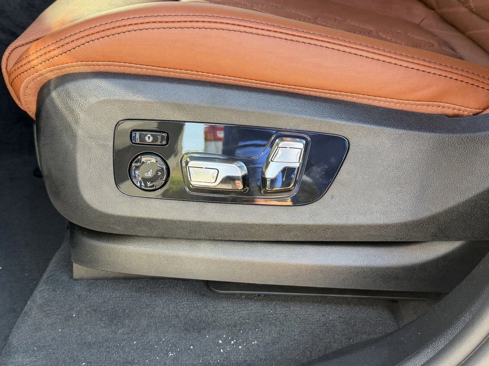 2026 BMW 3 Series 330i - Photo 24
