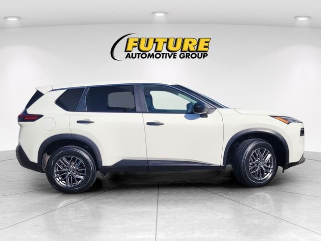 Used 2023 White Nissan S image 3