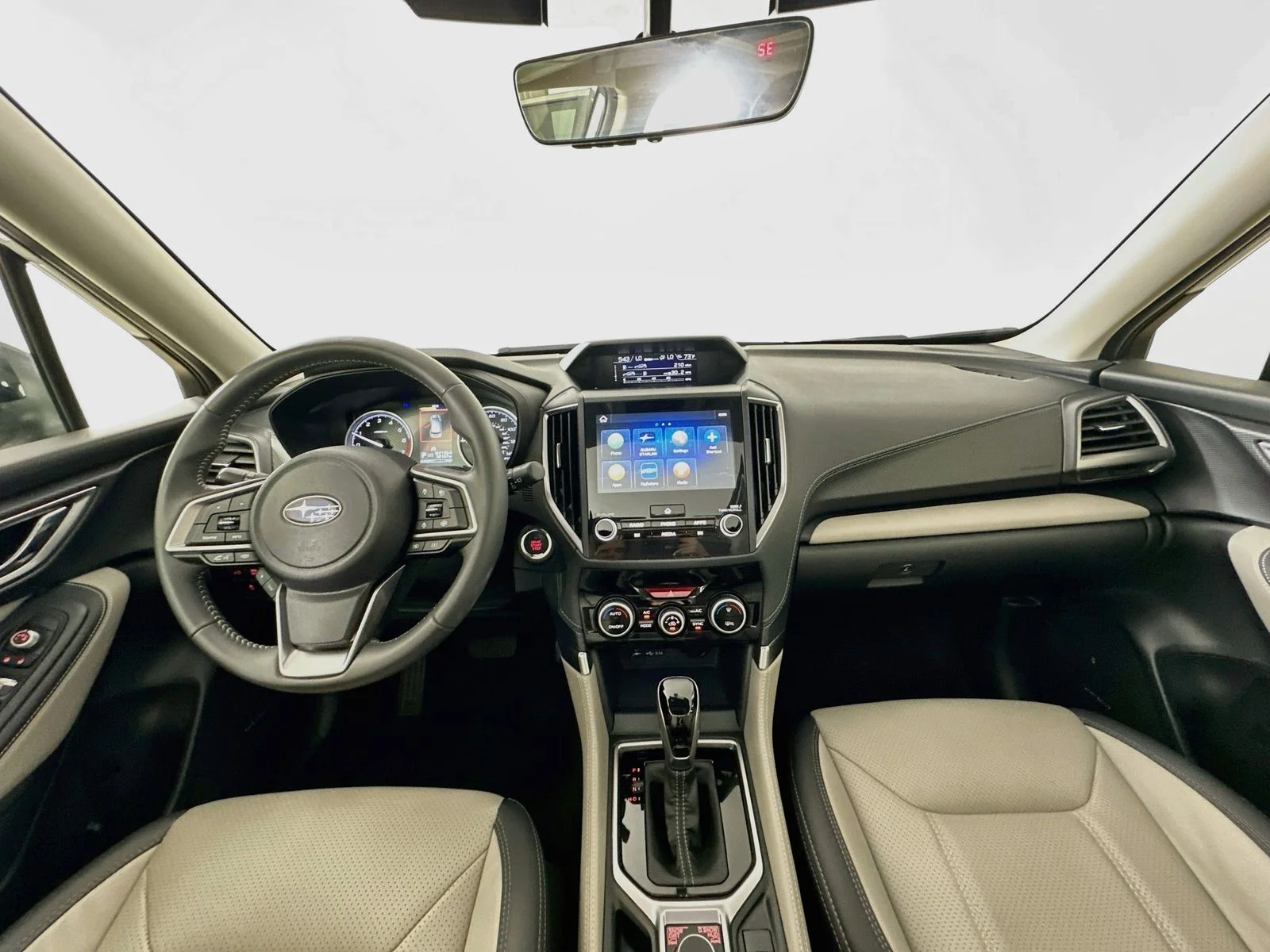 Used 2024 White Subaru  image 14