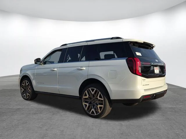 New 2027 Star White Metallic Tri-Coat Ford Platinum image 26