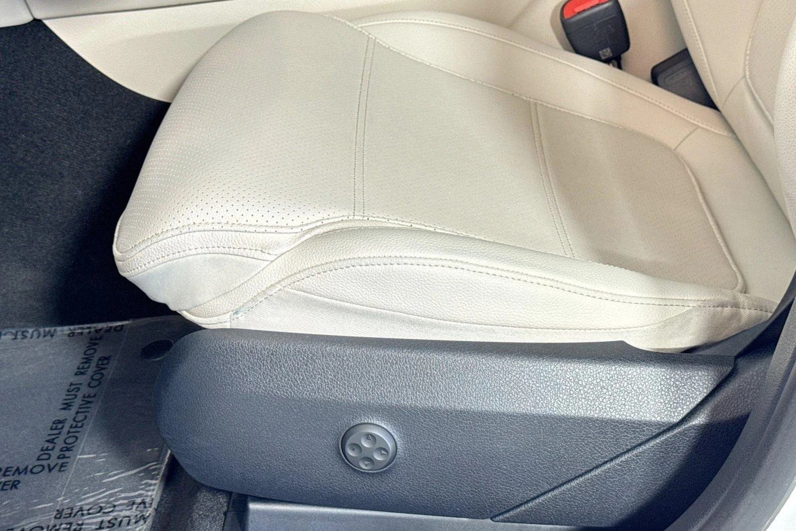 Used 2025 Polar White Mercedes-Benz GLC 300 image 18