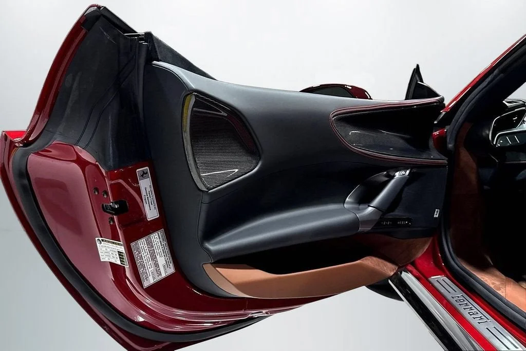 Used 2023 Rosso Mugello Ferrari  image 18