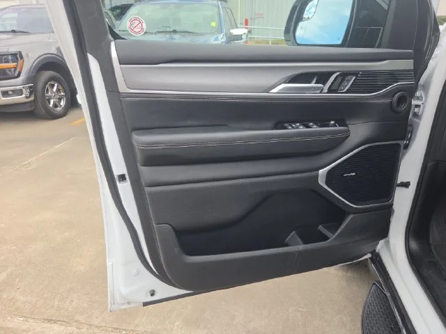 Used 2025 White Jeep Series II image 10