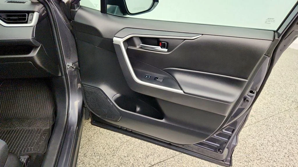 Used 2022 Magnetic Gray Metallic Toyota XLE AWD image 26