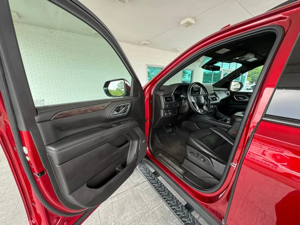 Used 2021 Red Chevrolet Z71 image 12