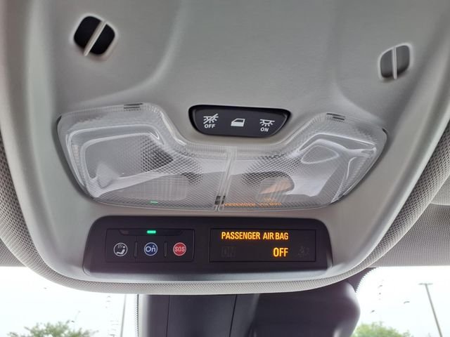 Used 2025 White Chevrolet LT image 17