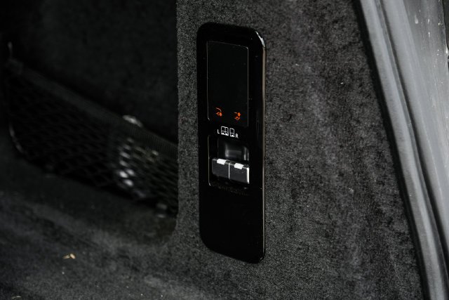 Used 2024  Land Rover Dynamic SE image 67