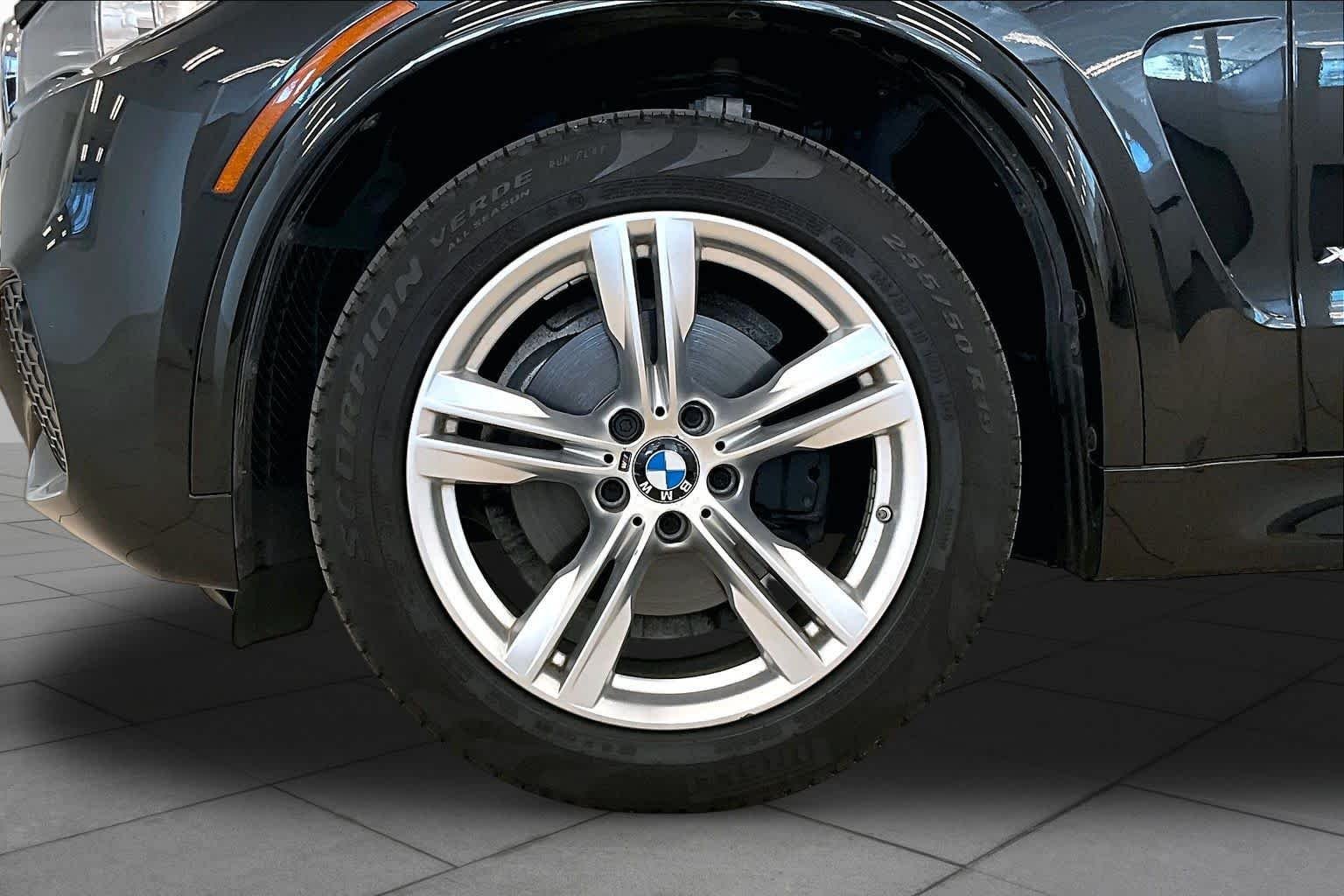 Used 2017 Black Sapphire Metallic BMW xDrive35i image 9