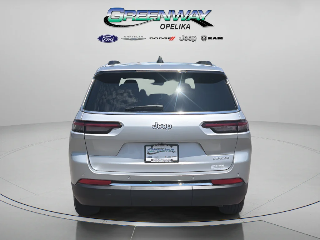 New 2026 Silver Zynith Exterior Paint Jeep Laredo X image 6