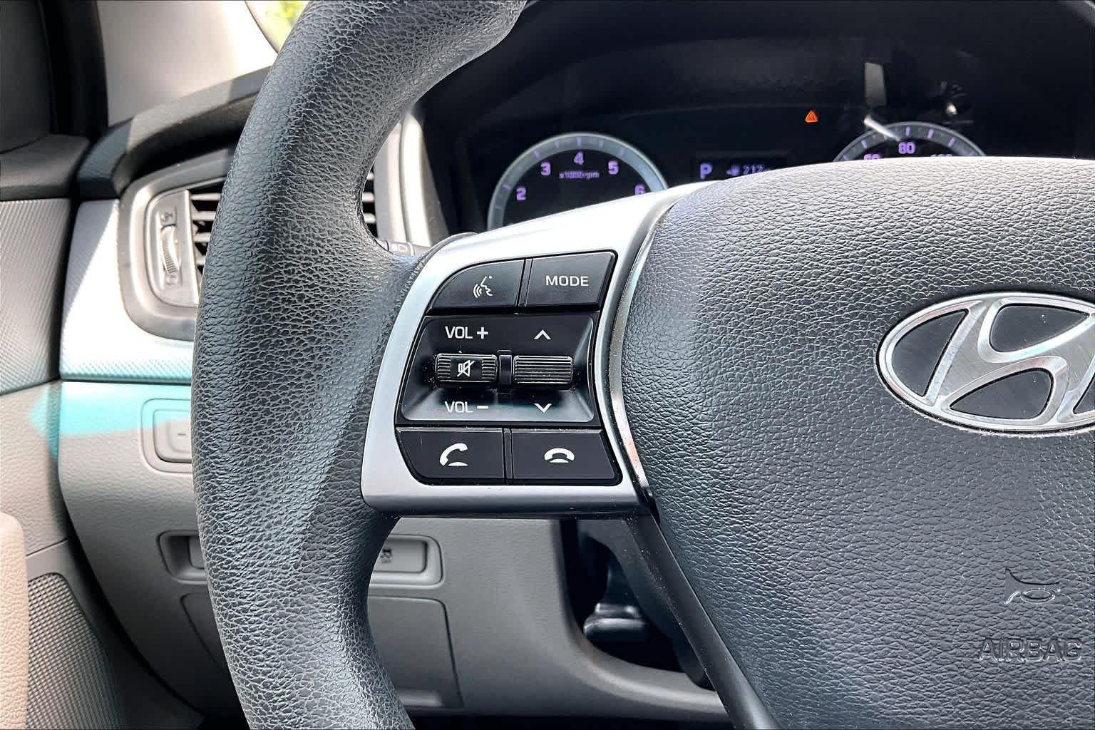 Used 2019 Phantom Black Hyundai SE image 22