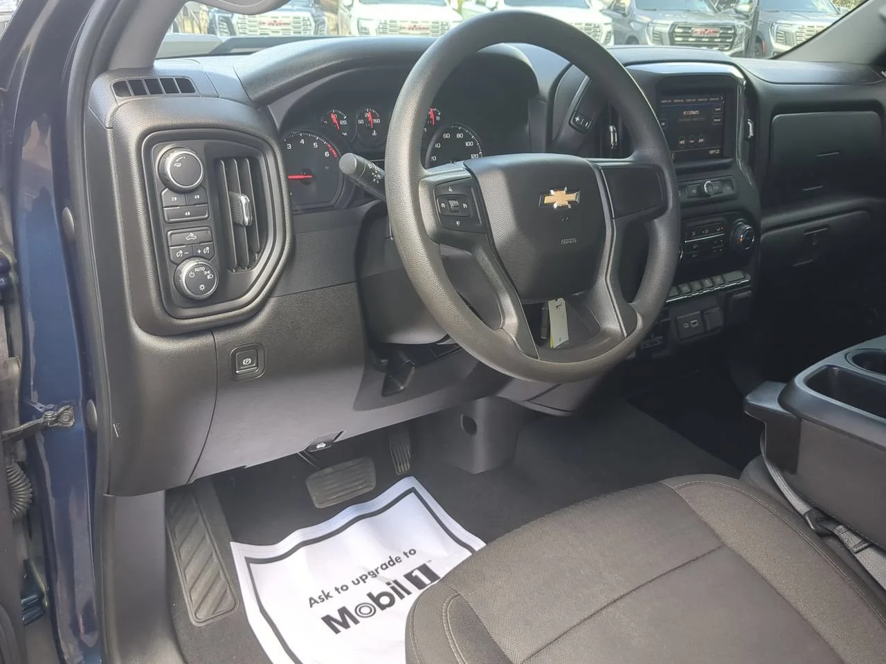 Used 2022 Northsky Blue Metallic Chevrolet Custom image 10