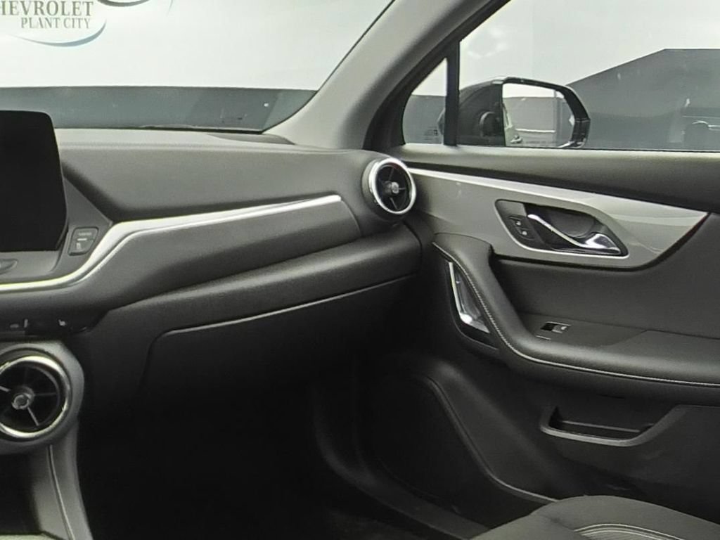 Used 2025 Black Chevrolet 2LT image 15