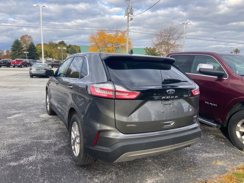 Used 2024 Gray Metallic Ford SEL image 4