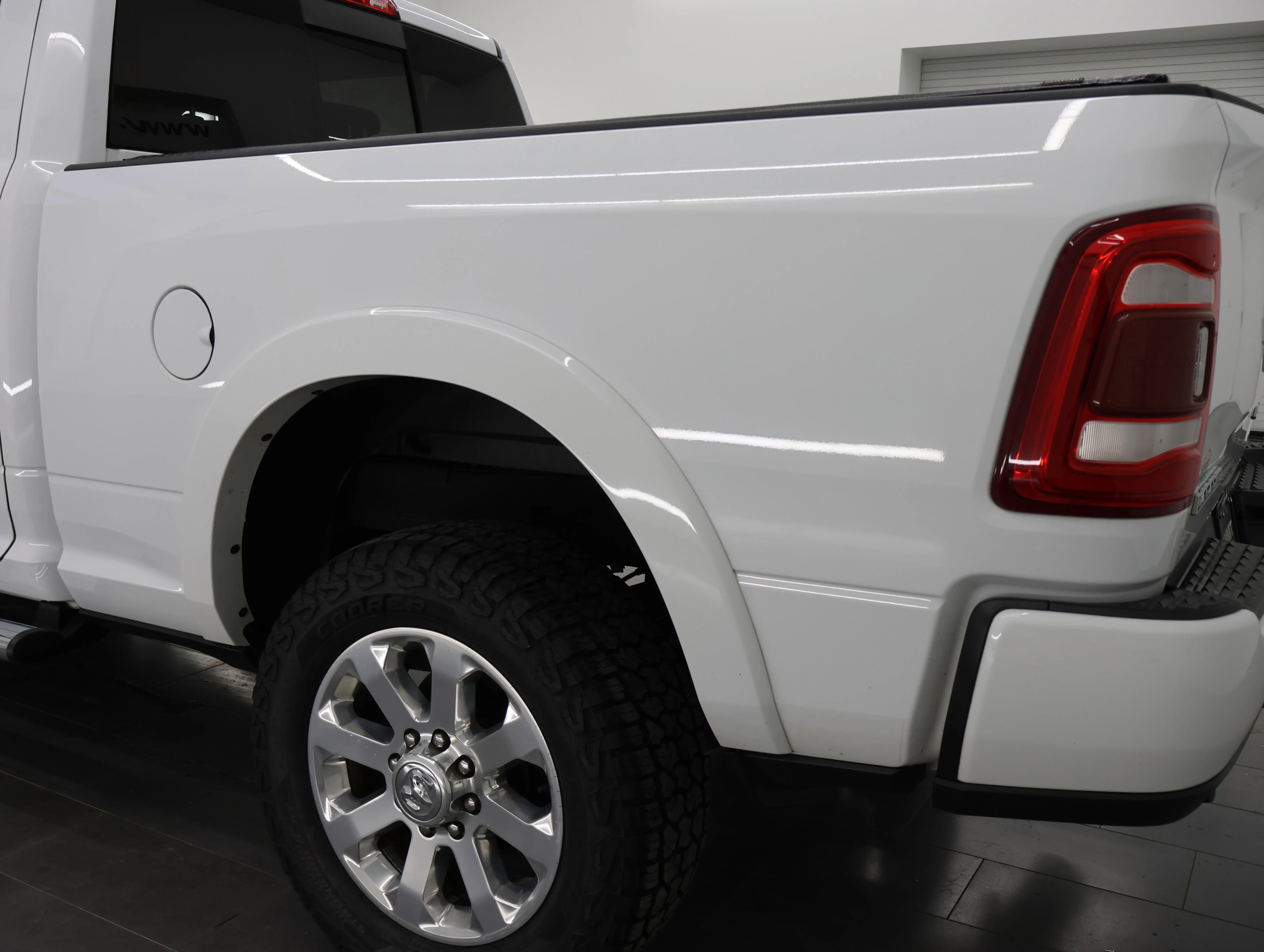 Used 2020 Bright White Clearcoat Ram Laramie image 31