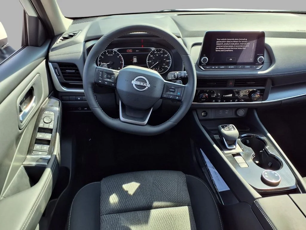 New 2026 Everest White Pearl TriCoat Nissan SV image 4