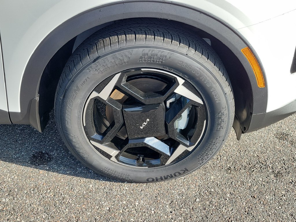 New 2027 Snow White Pearl Kia EX image 41