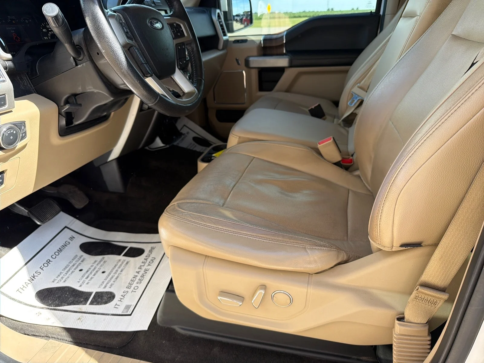 Used 2015 White Platinum Metallic Tri-Coat Ford Lariat image 22