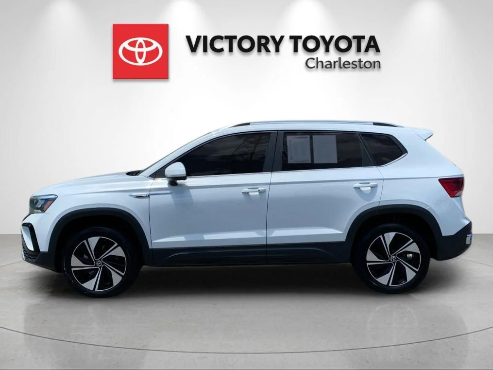 Used 2023  Volkswagen 1.5T SE image 2
