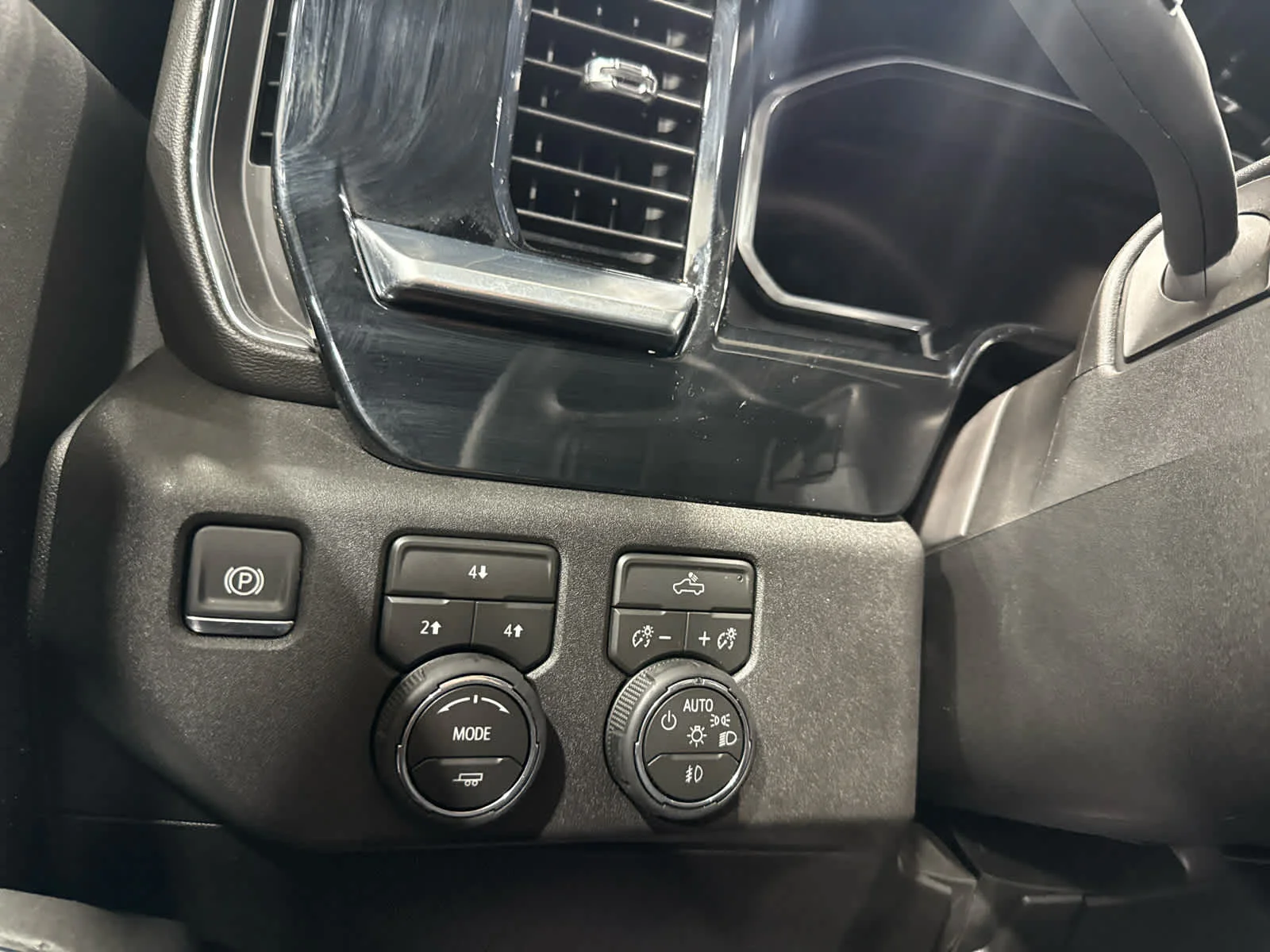 Used 2026 Lakeshore Blue Metallic Chevrolet LT image 22