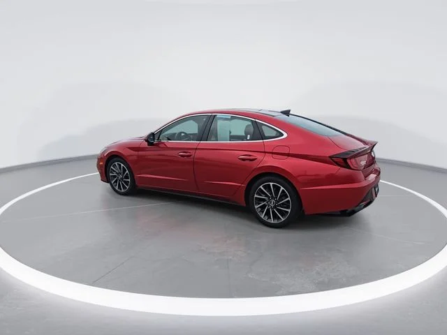 Used 2020 Red Hyundai Limited image 6