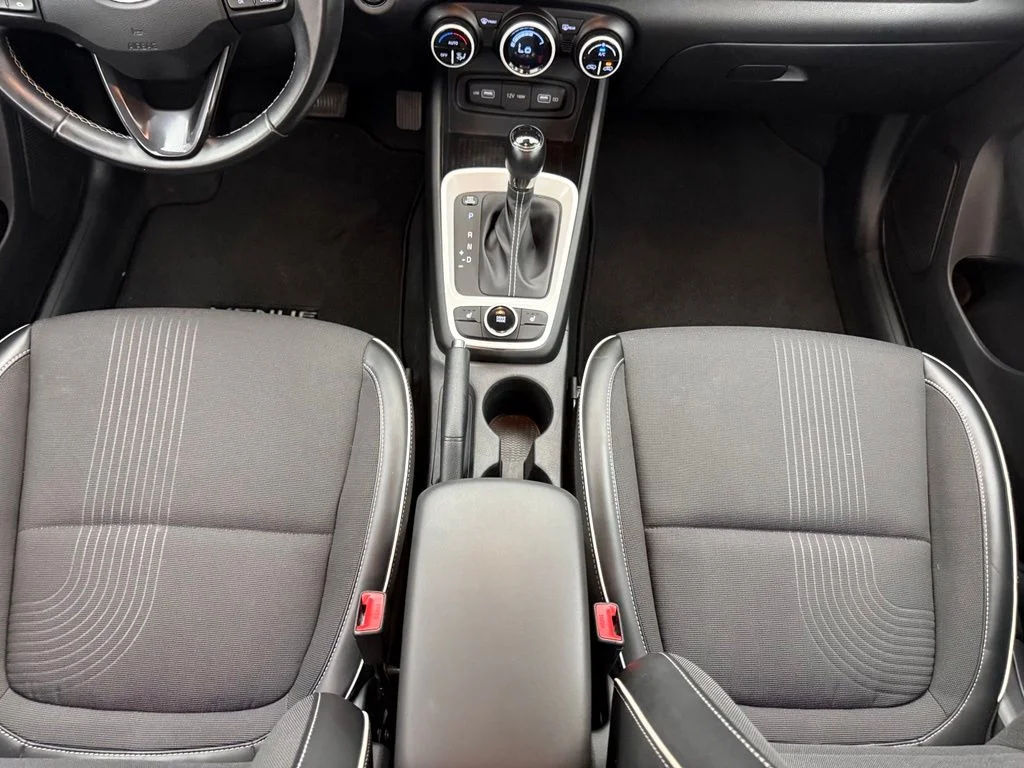 Used 2022 Red Hyundai Limited image 30