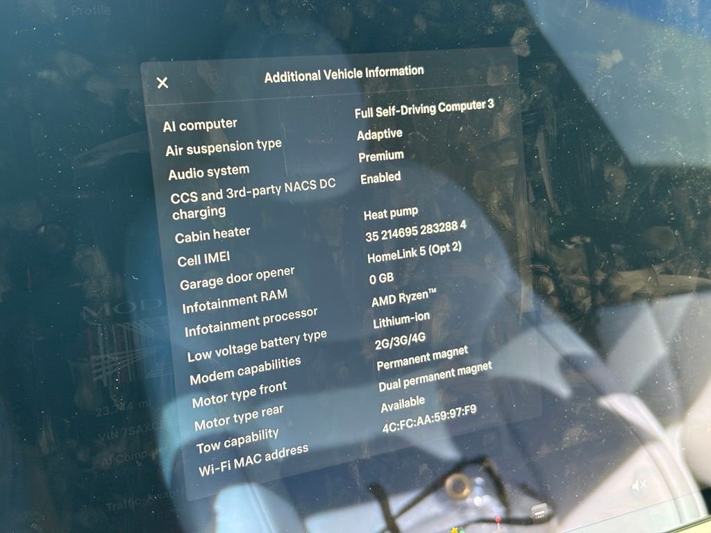 Used 2022  Tesla Plaid image 19