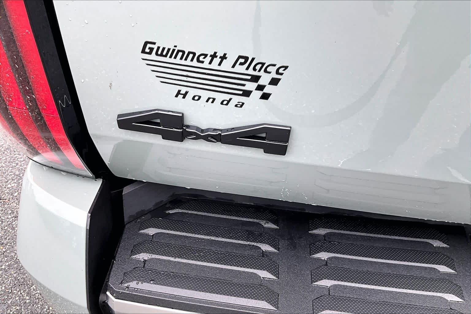 Used 2024 Lunar Rock Toyota Limited Hybrid image 10