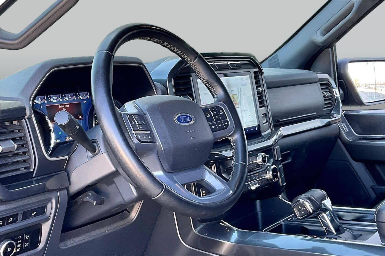 Used 2023 Agate Black Metallic Ford XLT image 29