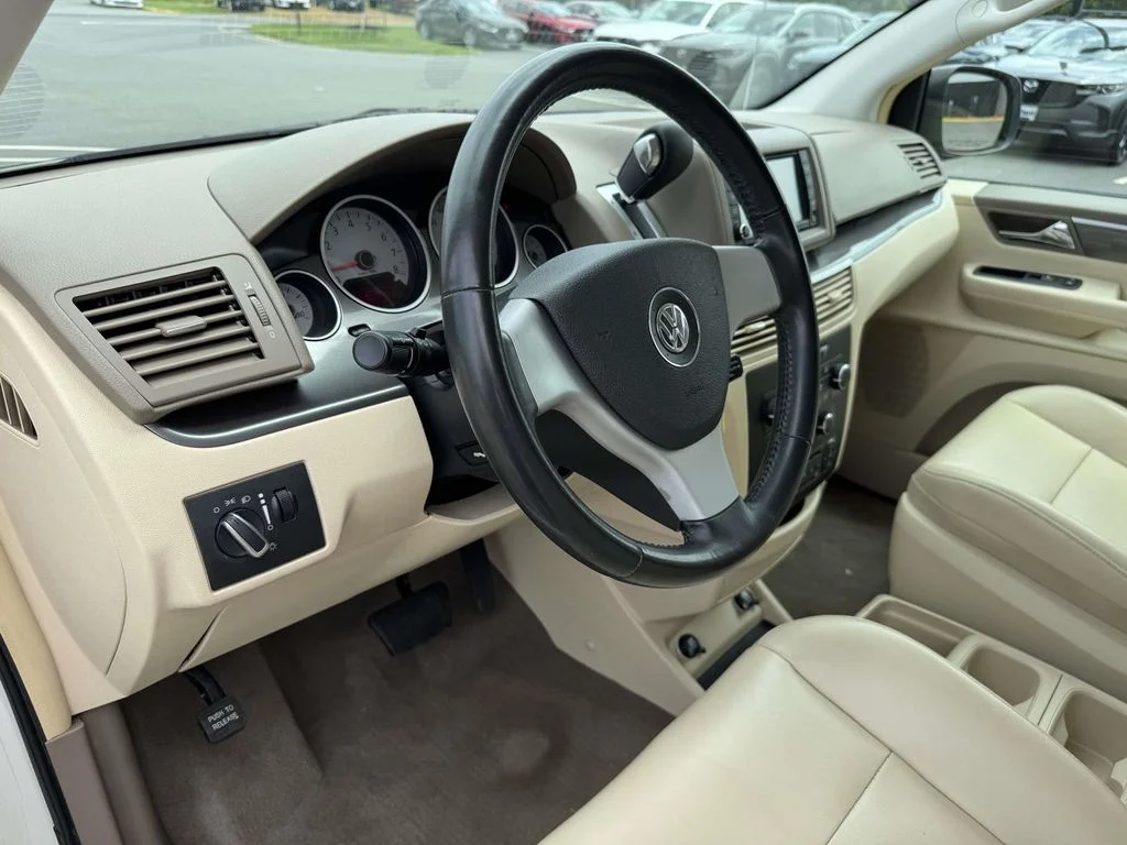 Used 2010 Volkswagen Routan SE with VIN 2V4RW3D13AR159196 for sale in Fredericksburg, VA