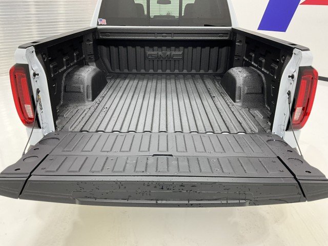 2026 GMC Sierra 1500 SLT - Photo 7