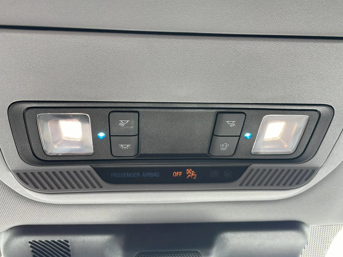Used 2025 Oxford White Ford XLT image 27