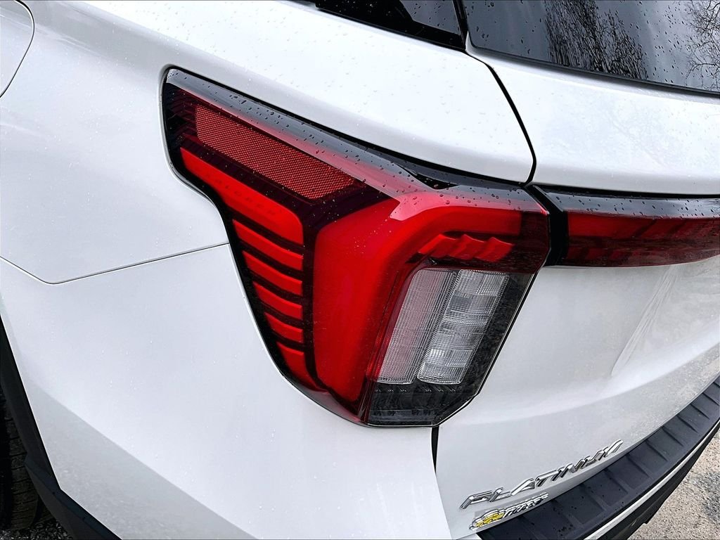 Used 2025 Star White Metallic Tri-Coat Ford Platinum image 35
