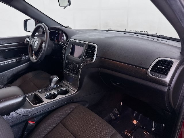 Used 2018 Red Jeep Laredo image 26