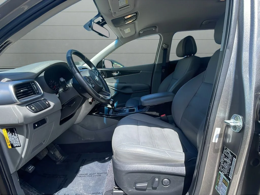 Used 2016 Silver Kia EX image 10
