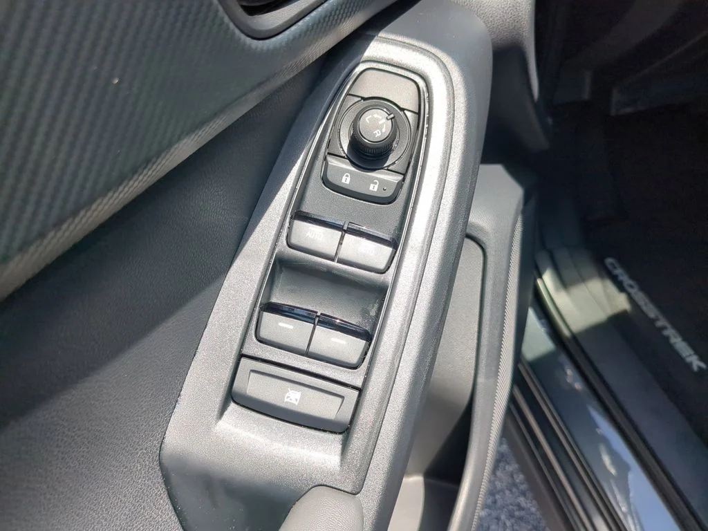 2025 Subaru Crosstrek Premium - Photo 16