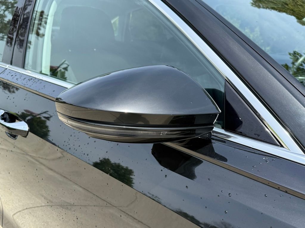 Used 2019 Black Audi L 55 image 9