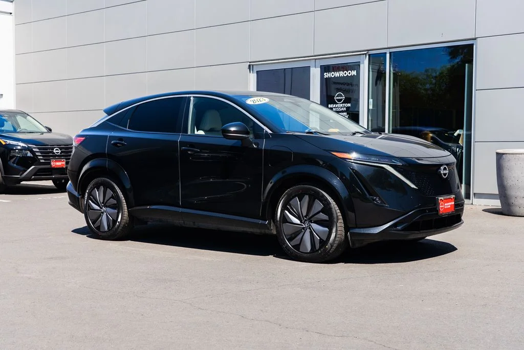 Used 2023 Black Nissan ENGAGE image 1