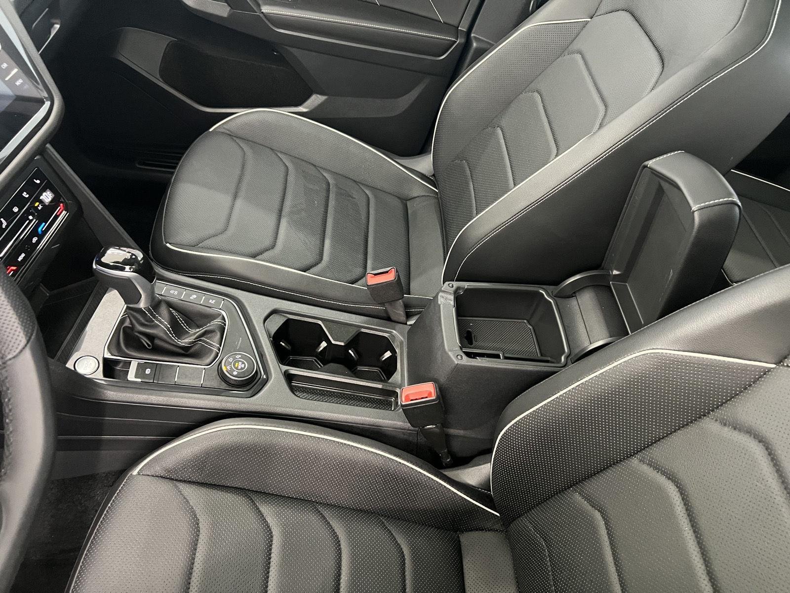 Used 2024 Platinum Gray Metallic Volkswagen SEL R-Line image 20