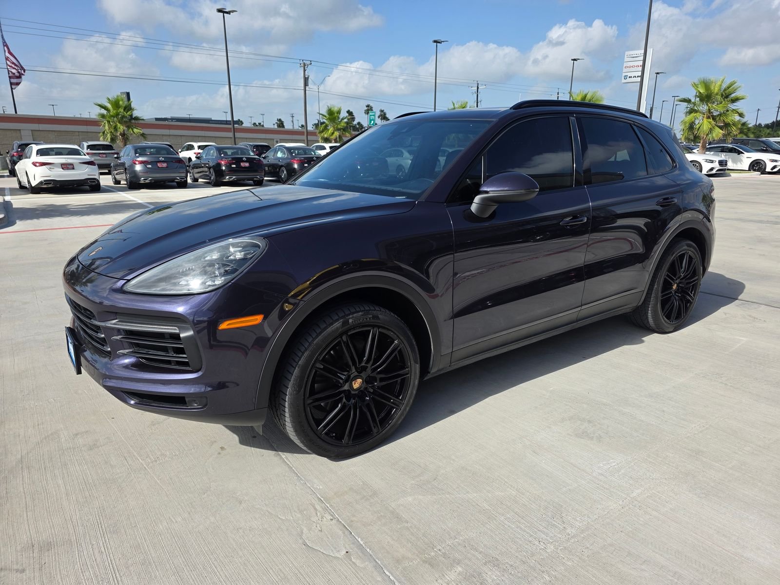 Used 2019  Porsche Base image 3