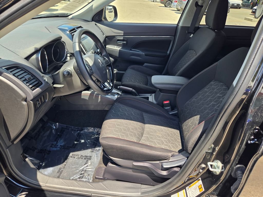 Used 2025 Black Mitsubishi 2.0 SE image 28
