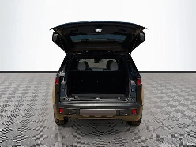 New 2026 Diamond Black Crystal Pearlcoat Jeep Laredo image 28