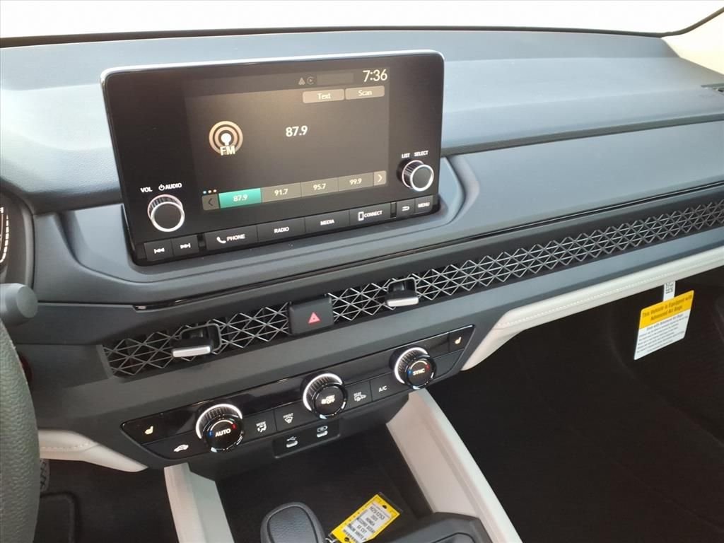 2025 Honda Accord SE - Photo 8