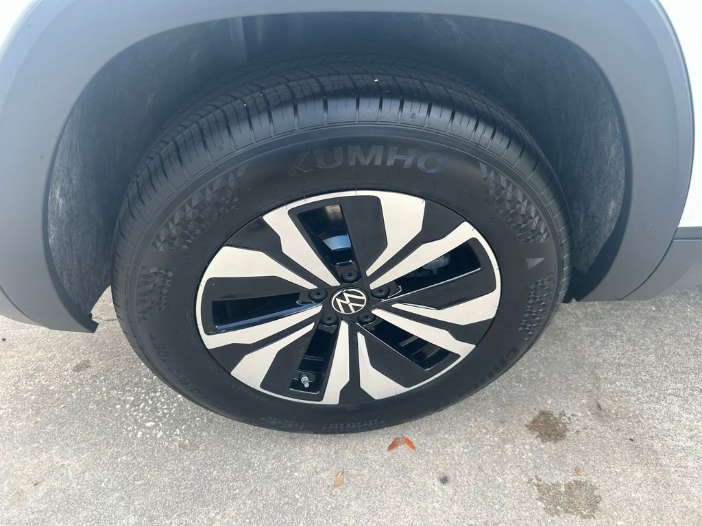 New 2026 White/off-white Volkswagen 2.0T SE image 25