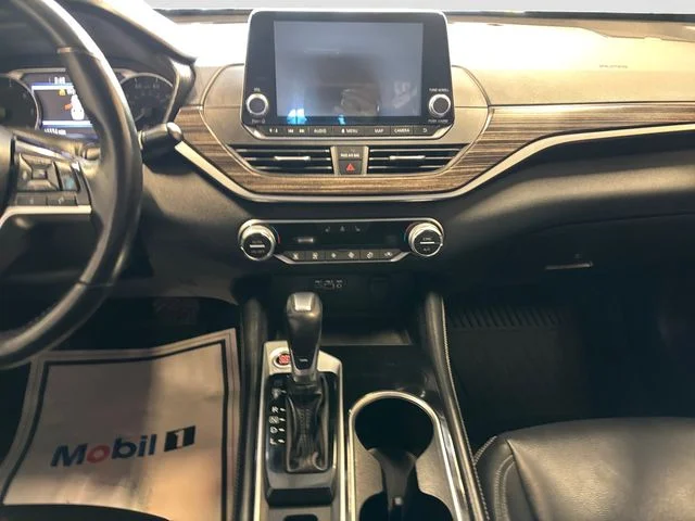 Used 2020 White Nissan 2.5 SL image 11