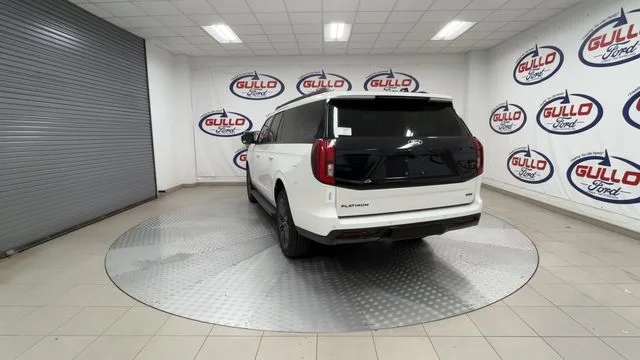 New 2027 Star White Metallic Tri-Coat Ford Platinum image 12