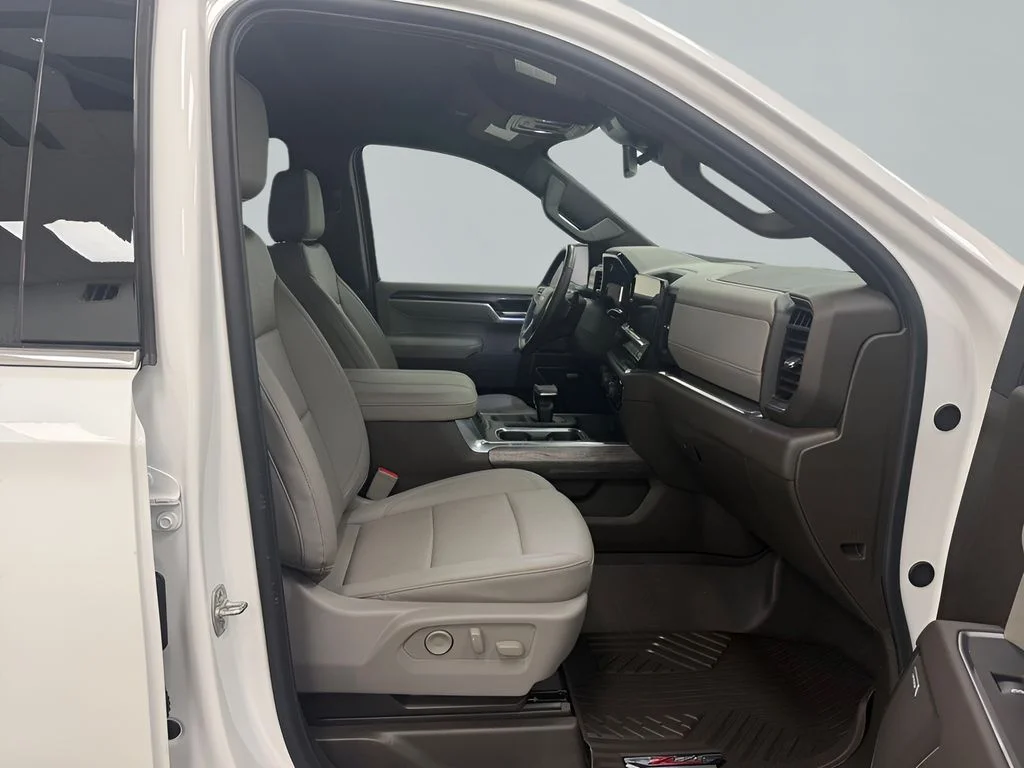 Used 2025 Beige Chevrolet LTZ image 9