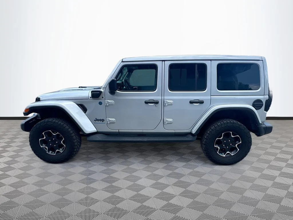 Used 2023 Silver Jeep Rubicon 4xe image 9