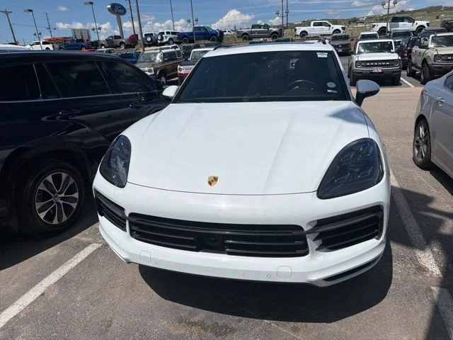 Used 2020  Porsche Base image 2